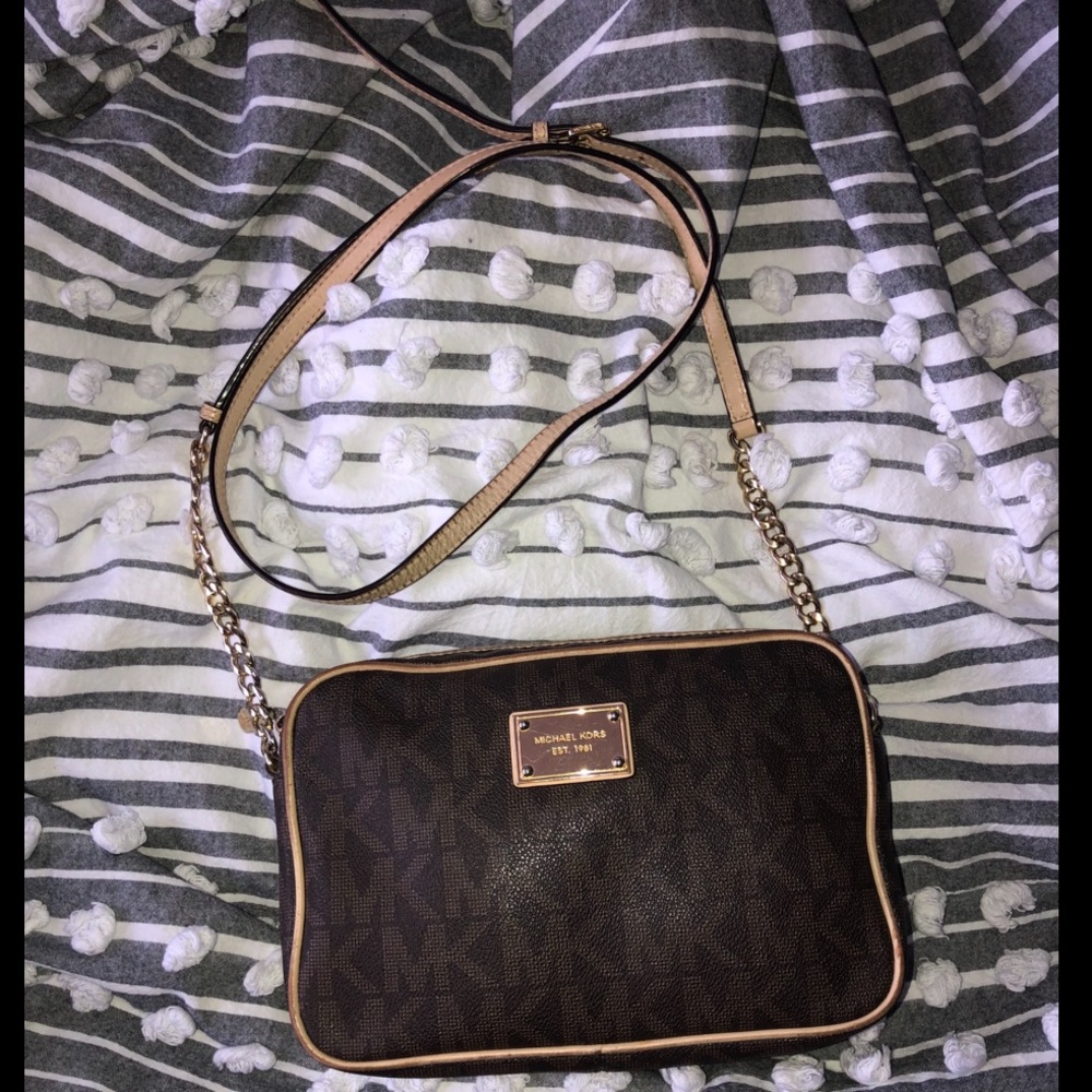 Michael Kors Jet Set Cross Body Bag Purse